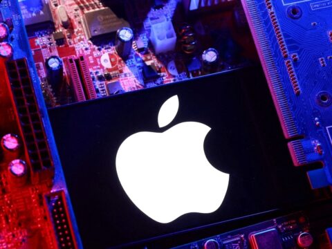 Apple stock fell after strong Q3 2026 results as investors worried about weak guidance, rising costs, iPhone demand and the company's AI growth outlook. (REUTERS/Dado Ruvic/Illustration/File Photo) (REUTERS)