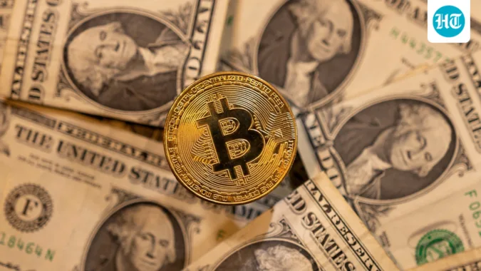 Bitcoin is breaking away from tech stocks as ETF inflows return (REUTERS/Dado Ruvic/Illustration/File Photo) (REUTERS)