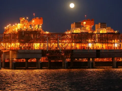 Samudra Manthan budgets  ₹43,200 crore for 60 offshore oil wells and offers government support for drilling costs. (Reuters/Representative image)