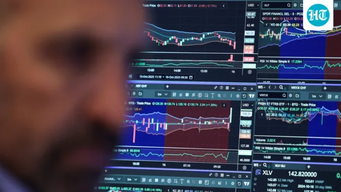 S&P 500 CAPE ratio hits 41, raising concerns over high stock valuations. Here is what the market warning sign means. (REUTERS/Jeenah Moon/File Photo) (REUTERS)
