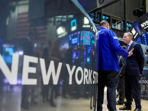 US Treasury yields hit multi-decade highs as the Iran war, higher oil prices and Strait of Hormuz risks fuel inflation and global bond market fears. (REUTERS/Eduardo Munoz/File Photo) (REUTERS)