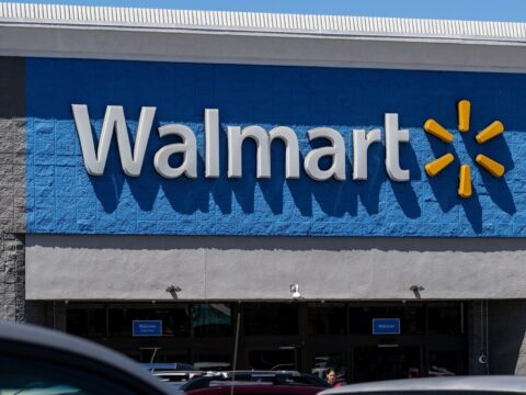 Walmart stock falls 9% as retailer finally brings Apple Pay, Google Pay Walmart adds Apple Pay and Google Pay Tap to Pay from August 24. (Bloomberg)