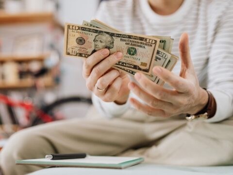 Gen X faces a money crisis as rising costs, retirement worries and family pressure drive low consumer confidence (Pexel/Representative image) (Pexel)
