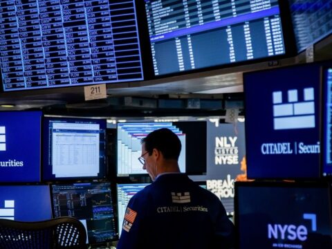 US stocks fell as oil prices and Treasury yields rose. Dow, S&P 500 and Nasdaq dropped. (Bloomberg)