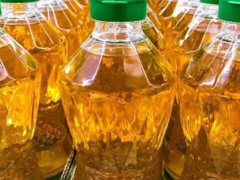 India’s August soyoil, palm oil imports rise on stocking ET logo