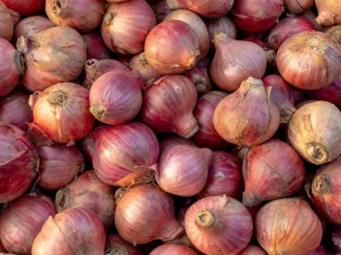 Sugar and onion prices stabilise after stock-limit curbs and buffer sales, but onion outlook stays bullish