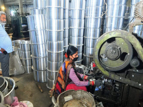 India’s IIP growth may remain in single digits despite festive demand as weak monsoon, global risks weigh: Report ET logo
