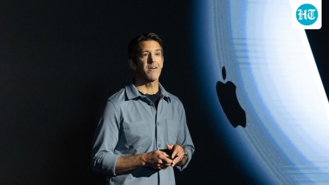 Apple CEO John Ternus faces rising memory costs as AI demand squeezes supply, putting pressure on Apple margins, iPhone prices and profits. (Bloomberg)