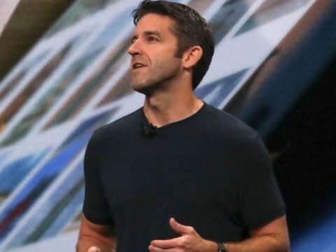 After 25 years inside the company, 51-year-old engineer John Ternus will succeed the legendary Tim Cook. (AP Photo/Bebeto Matthews)