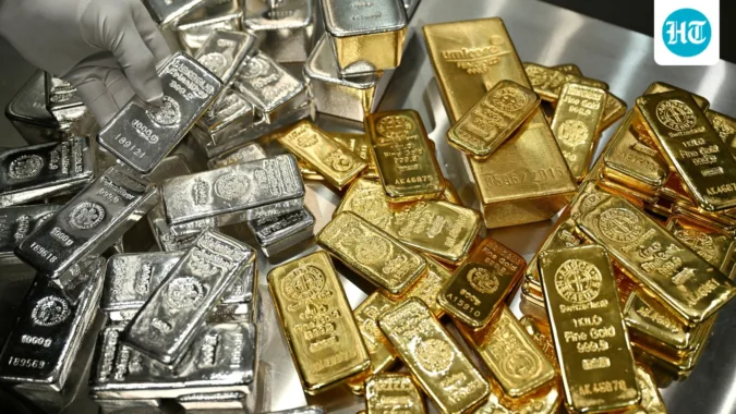Why are gold and silver prices falling? How oil prices, US interest rates are driving the decline Gold steadied on Tuesday but remained near its seven-week low as investors assessed the possibility of US interest rates staying higher for longer. (Reuters) (Representative Image)