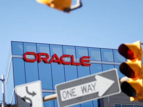Oracle shares fall after concerns over its New Mexico data center project. (REUTERS)