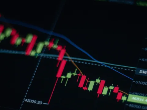 US stocks fall as oil prices, Treasury yields and AI fears weigh on Wall Street. (Pexel)