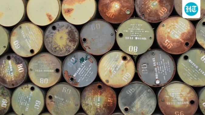 Goldman Sachs warns oil could hit $120 as US-Iran tensions threaten Strait of Hormuz shipping. (Pexel/Representative image) (Pexel)