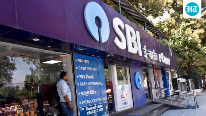 The RBI holiday calendar lists October 19 as a bank holiday for several states, while branches in other locations remain open depending on the local schedule. (Santosh Kumar/ Hindustan Times)