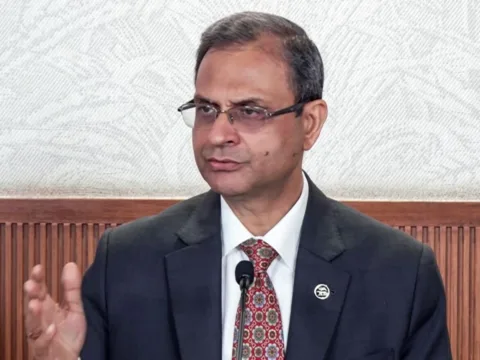 What is repo rate? Key things to know after RBI’s first hike in four years Reserve Bank of India (RBI) Governor Sanjay Malhotra addresses a press conference on its Monetary Policy announcement and repo rate hike from 5.25% to 5.50%. (RBI)