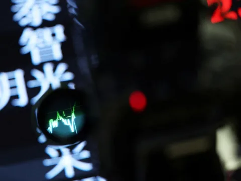 The TAIEX index is pictured through a camera viewfinder at the Taiwan Stock Exchange in Taipei, Taiwan April 21, 2026. (REUTERS)