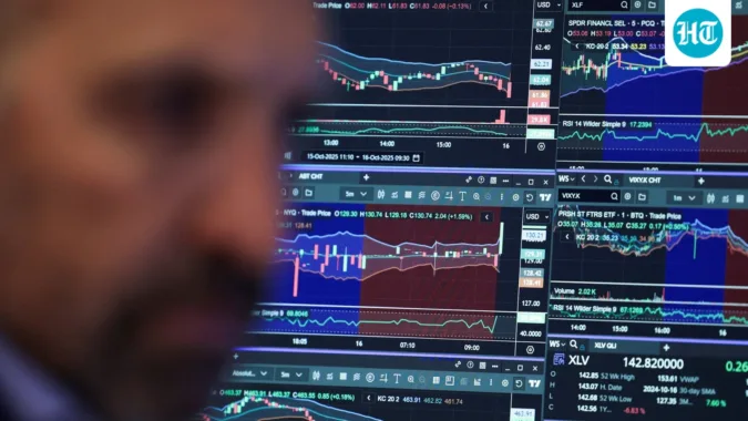 Why are Dow, S&P 500 and Nasdaq falling as Treasury yields hit 24-year high? Dow, S&P 500 and Nasdaq fall as US Treasury yields hit a 24-year high. (REUTERS/Jeenah Moon/File Photo) (REUTERS)