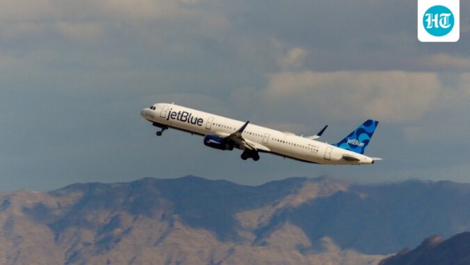 A JetBlue airliner takes off form Las Vegas International Airport.