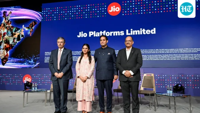 Jio Platform’s IPO becomes first public offer globally to cross 1 crore applications Jio Platforms' IPO had drawn bids for 136.32 crore shares, against 19.75 crore shares on offer, by 12:03 pm on Friday. (Reuters)