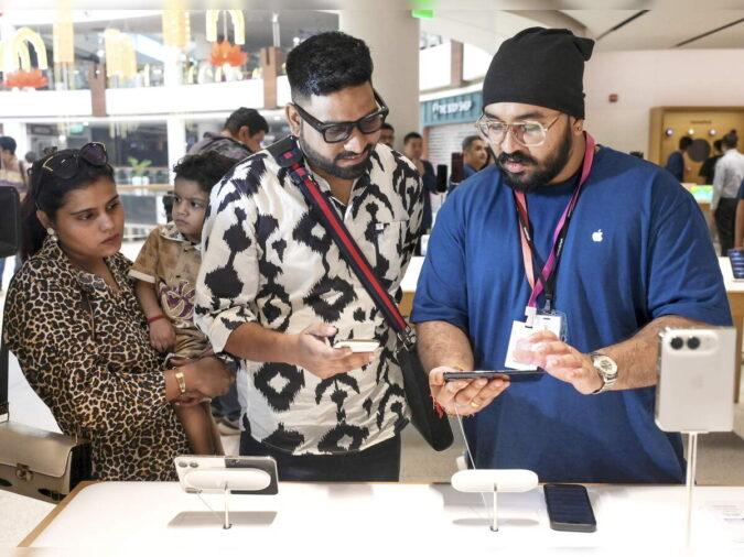 tech costs rise: Soaring tech costs push festive shoppers towards EMIs tech costs rise: Soaring tech costs push festive shoppers towards EMIs